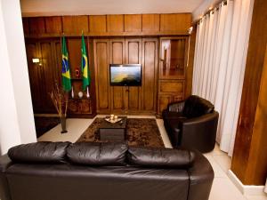 turrance white hotel