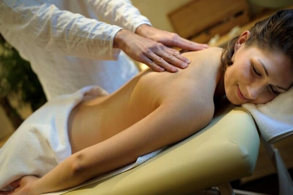 hotel and garden u holubu