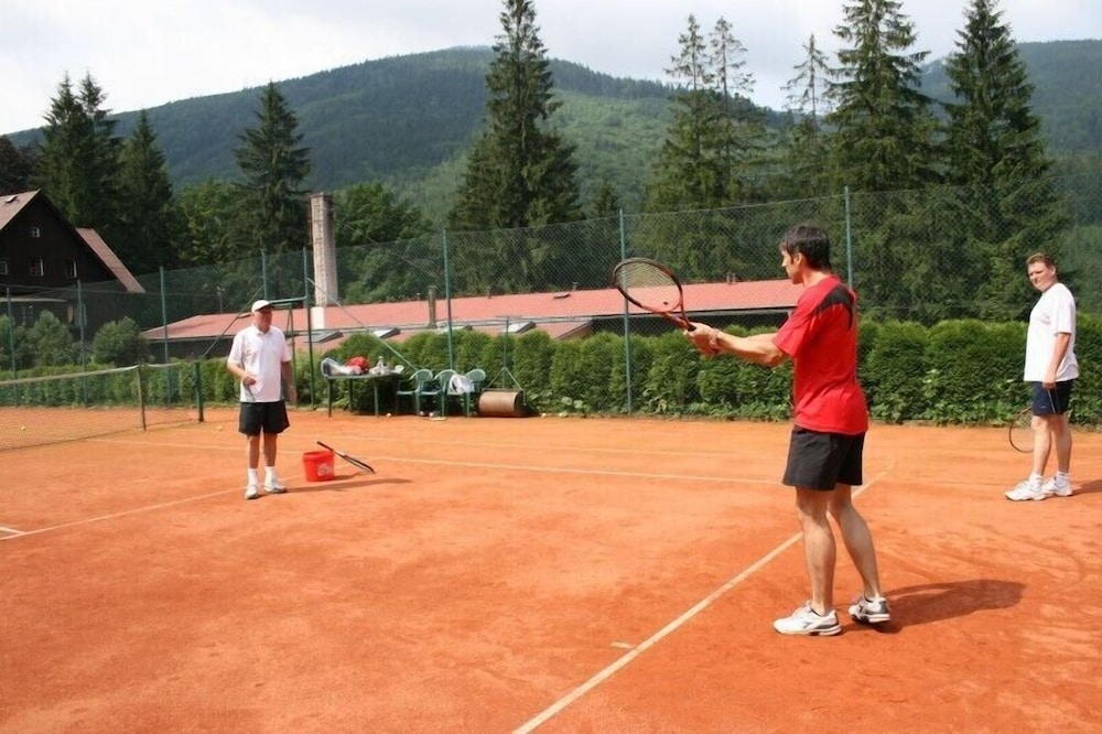 hotel and garden u holubu