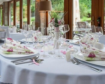 hotel and garden u holubu