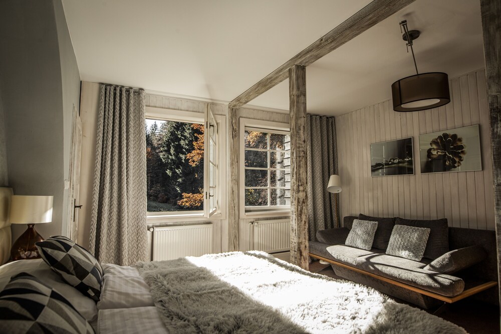 hotel and garden u holubu