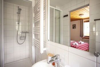 la chaumiere mountain lodge