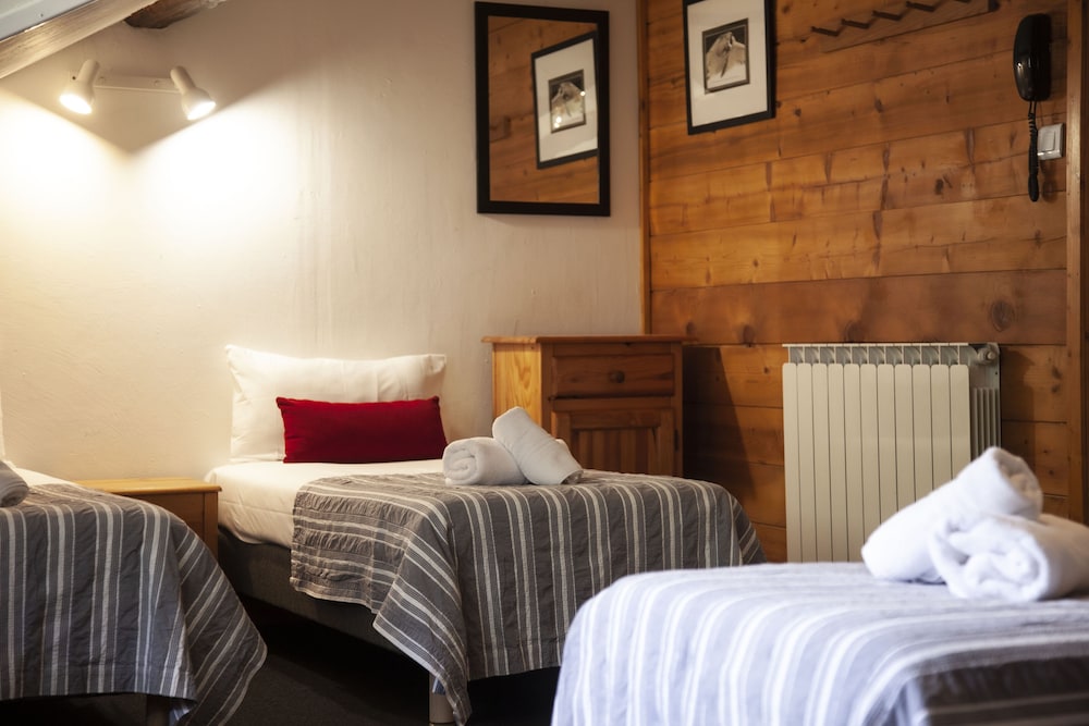 la chaumiere mountain lodge
