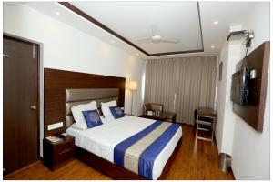 Hotel The R Blues,Mahipalpur>>Delhi,3 star