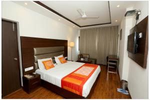 Hotel The R Blues,Mahipalpur>>Delhi,3 star