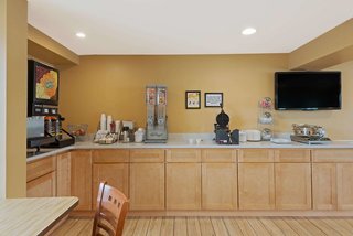 super 8 by wyndham sturbridge