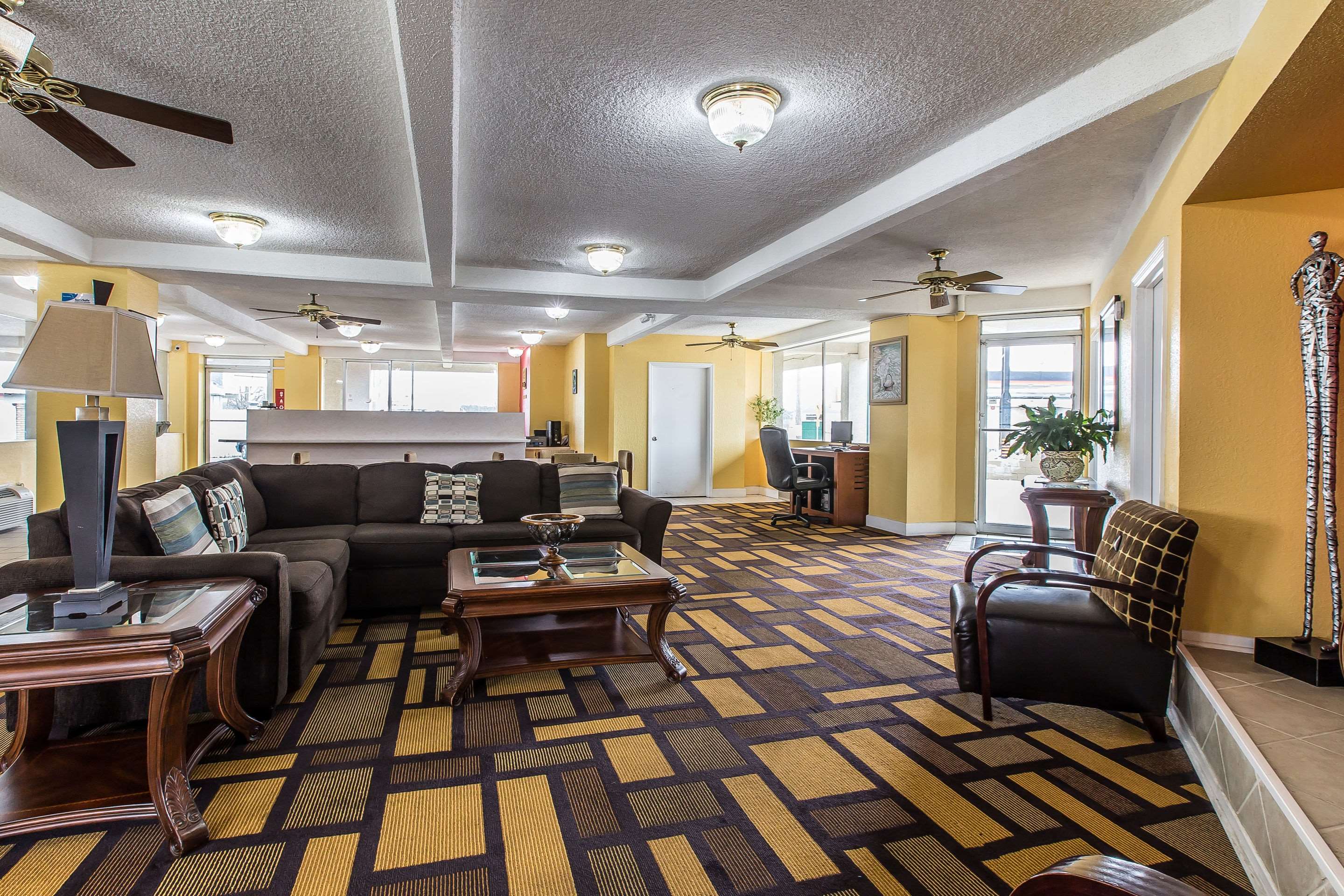 econo lodge byron