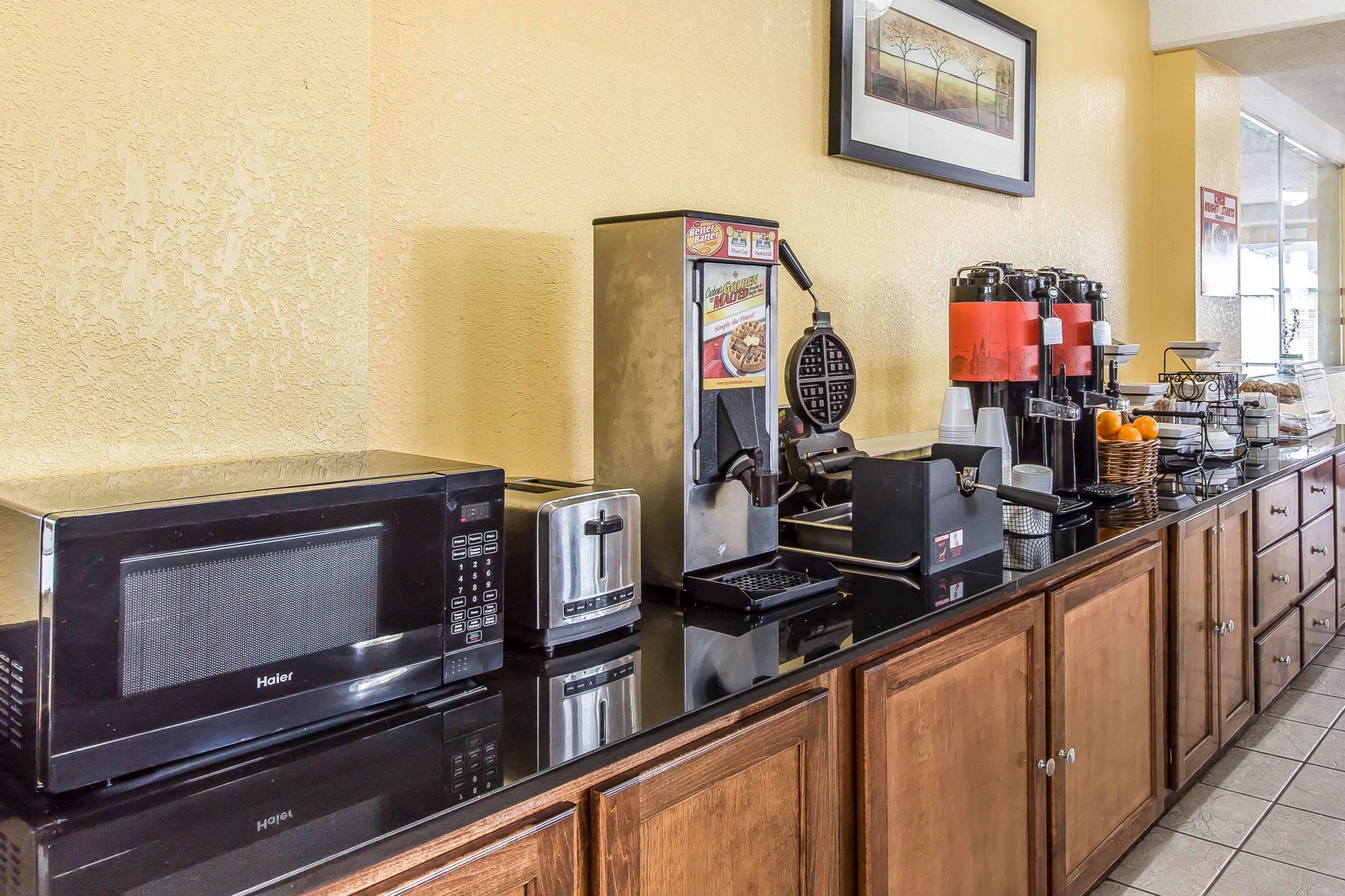 econo lodge byron