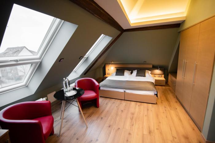 zum grunen baum hotel frankfurt airport
