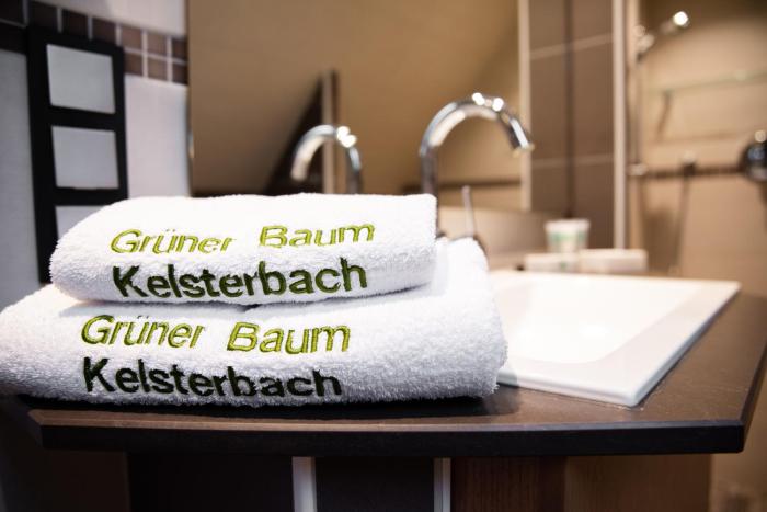 zum grunen baum hotel frankfurt airport