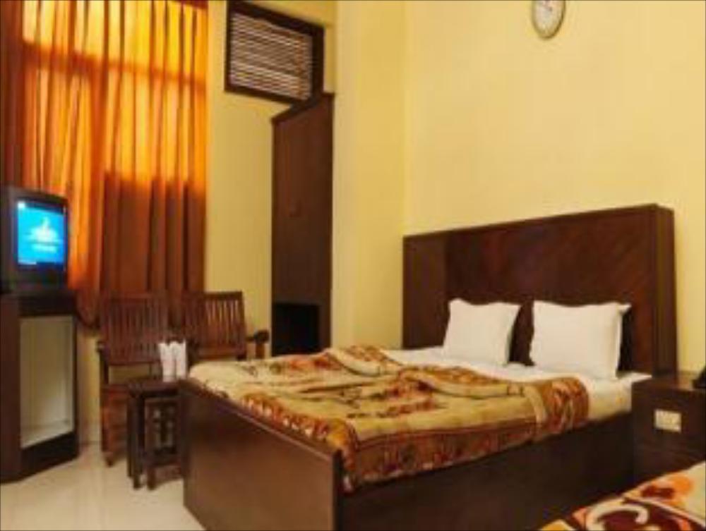 adb rooms hotel crystal deluxe