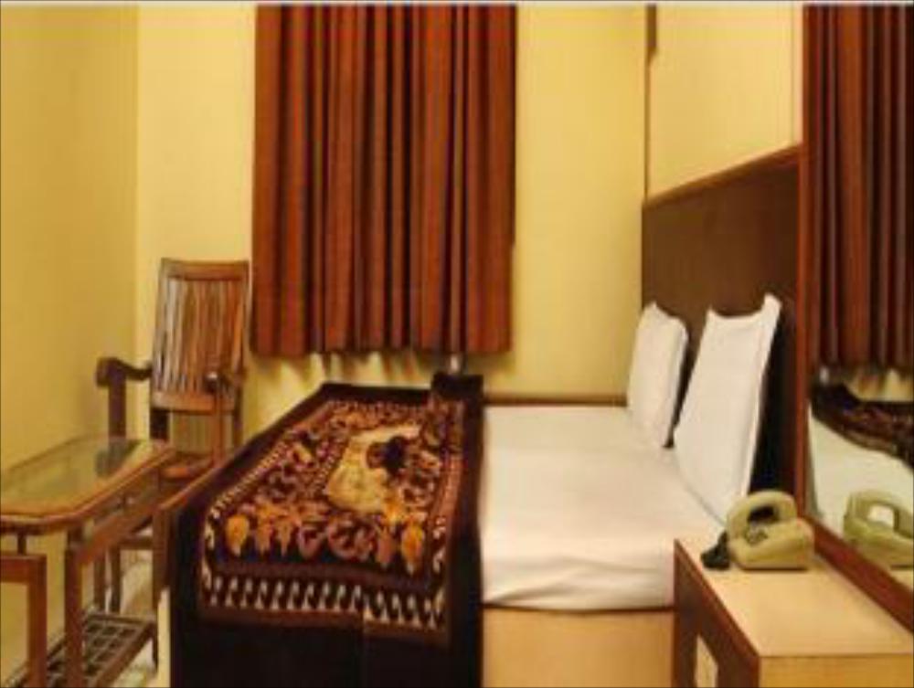 adb rooms hotel crystal deluxe