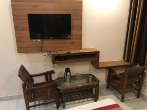 adb rooms hotel crystal deluxe