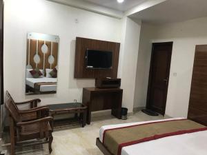 adb rooms hotel crystal deluxe