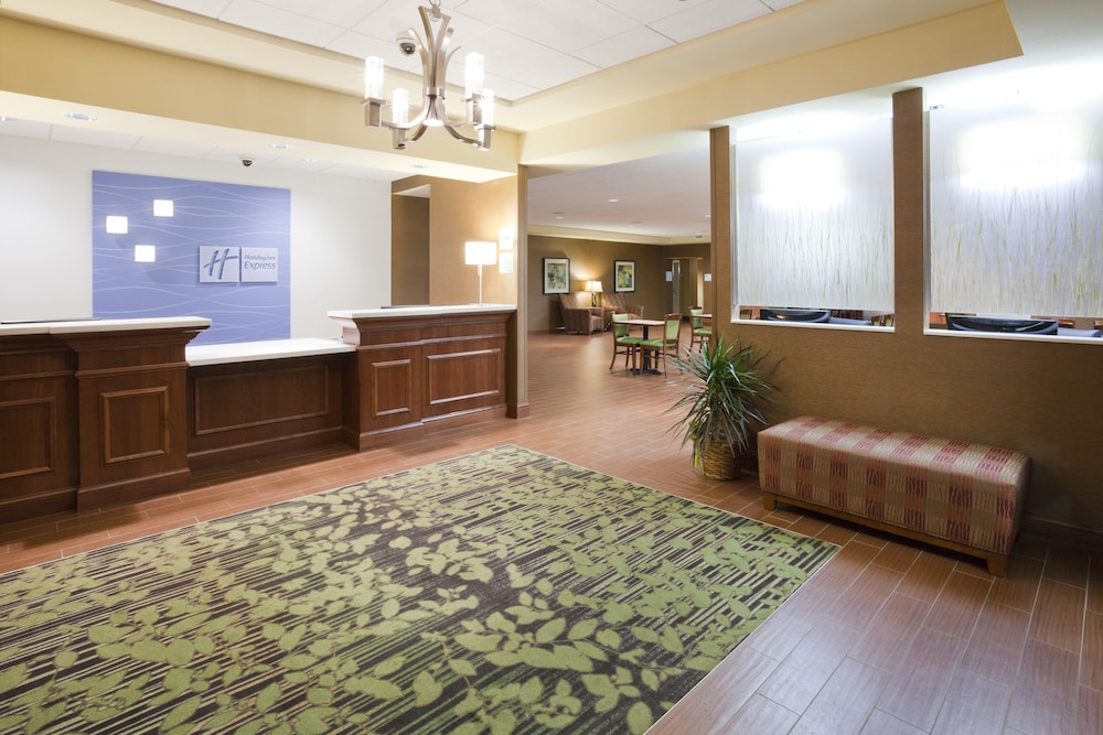 holiday inn express and suites willmar by ihg