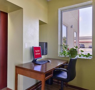 red roof inn chambersburg