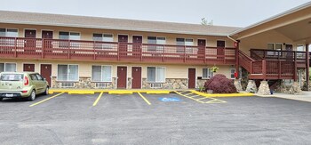 Mill Village Motel,Mount Rainier>>Eatonville,2.5 star