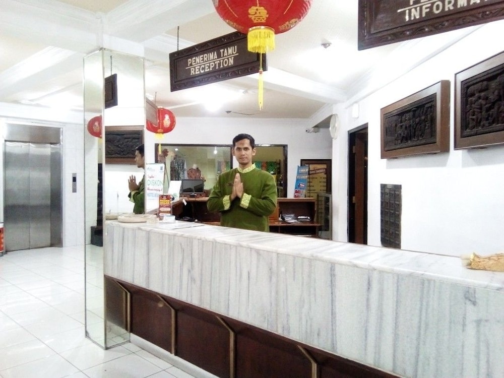 hotel merdeka madiun