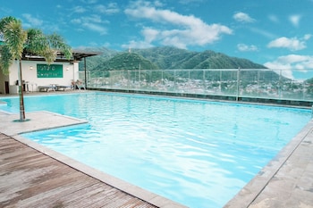 grand q hotel gorontalo