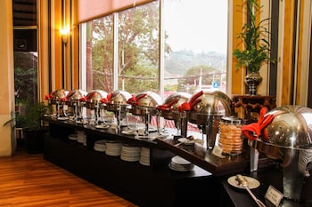 grand q hotel gorontalo