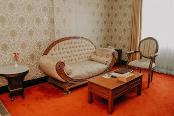 grand q hotel gorontalo