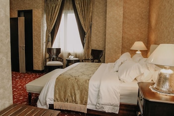 grand q hotel gorontalo