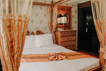 grand q hotel gorontalo