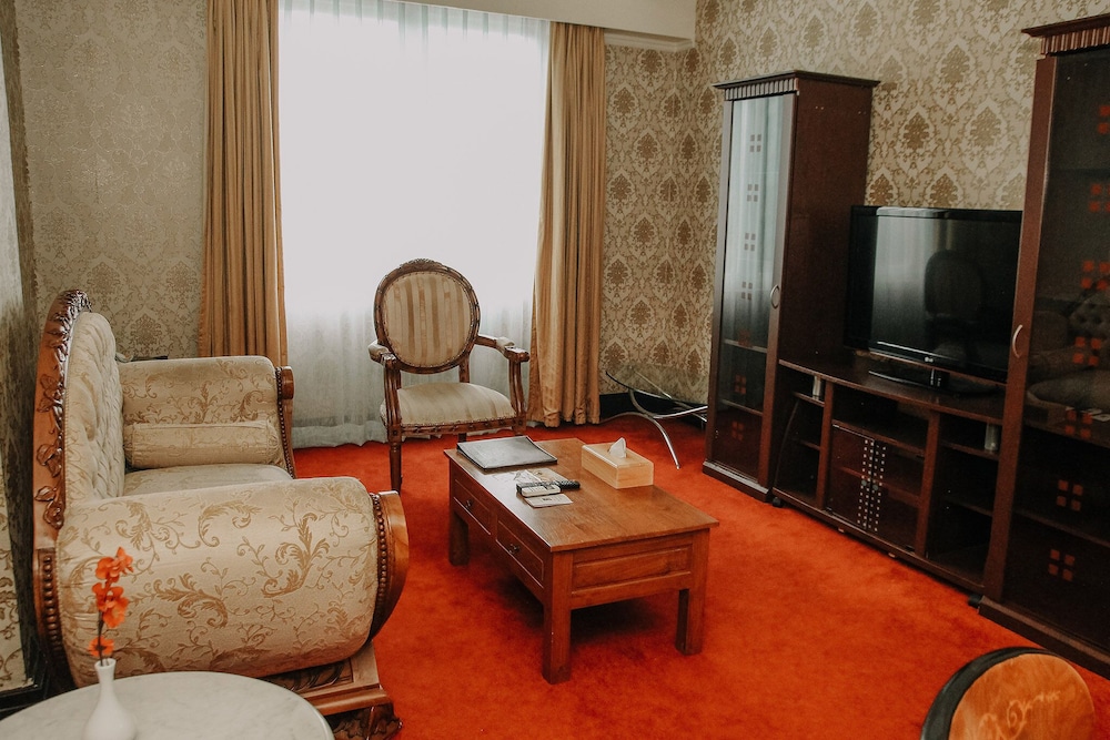 grand q hotel gorontalo