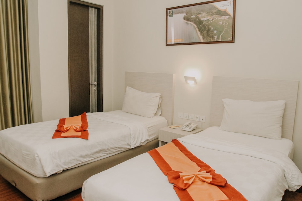 grand q hotel gorontalo