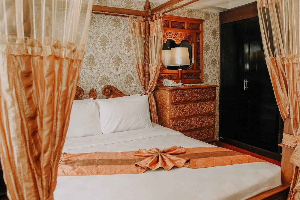 grand q hotel gorontalo