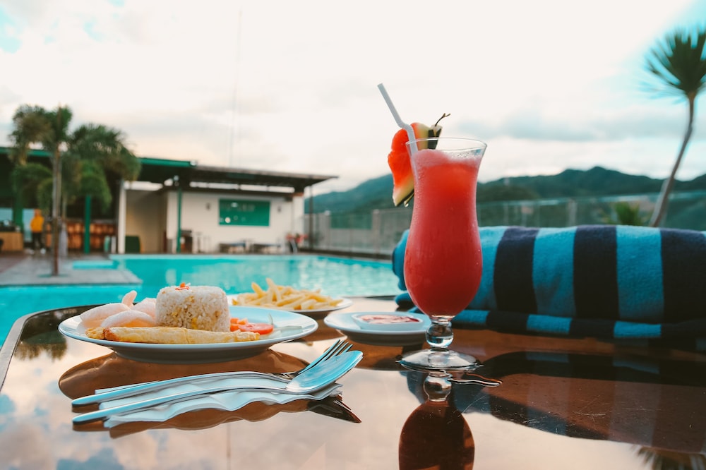 grand q hotel gorontalo