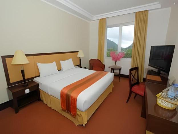 grand q hotel gorontalo