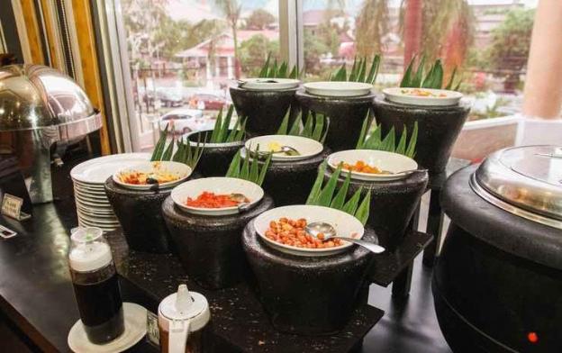 grand q hotel gorontalo