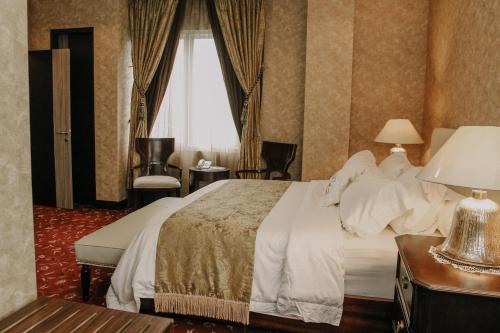 grand q hotel gorontalo