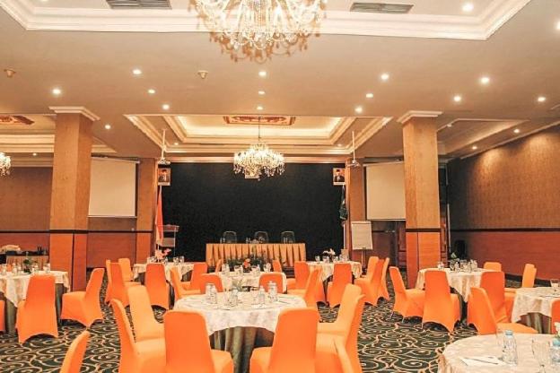 grand q hotel gorontalo