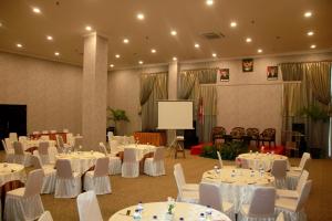Grand Q Hotel Gorontalo,Sulawesi>>Gorontalo,3 star