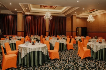 grand q hotel gorontalo