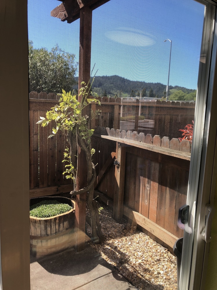 cloverdale wine country inn and suites