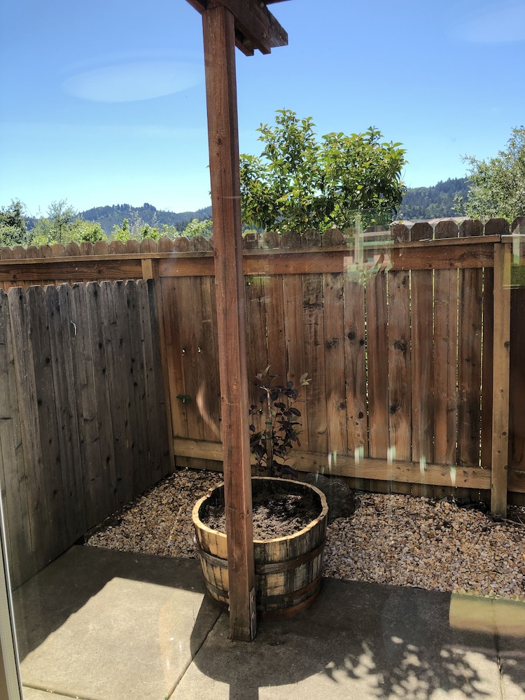 cloverdale wine country inn and suites