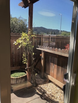 Cloverdale Wine Country Inn & Suites,Sonoma>>Cloverdale,3 star