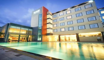 Grage Hotel Cirebon,Kuningan>>Cirebon,4 star