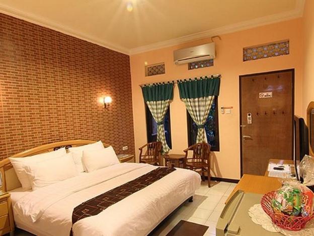 patria plaza hotel
