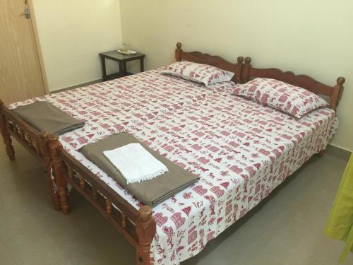 palm grove service villa