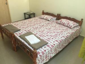 palm grove service villa