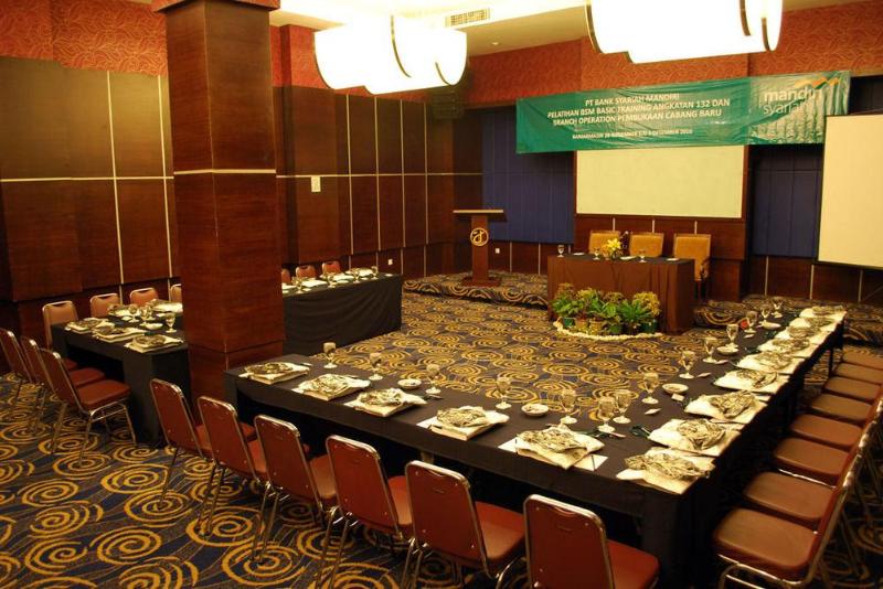 royal jelita hotel