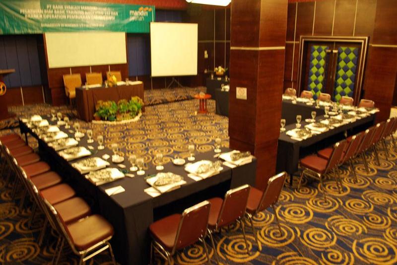 royal jelita hotel