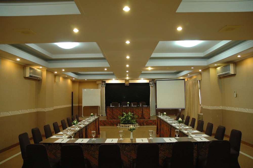 riyadi palace hotel