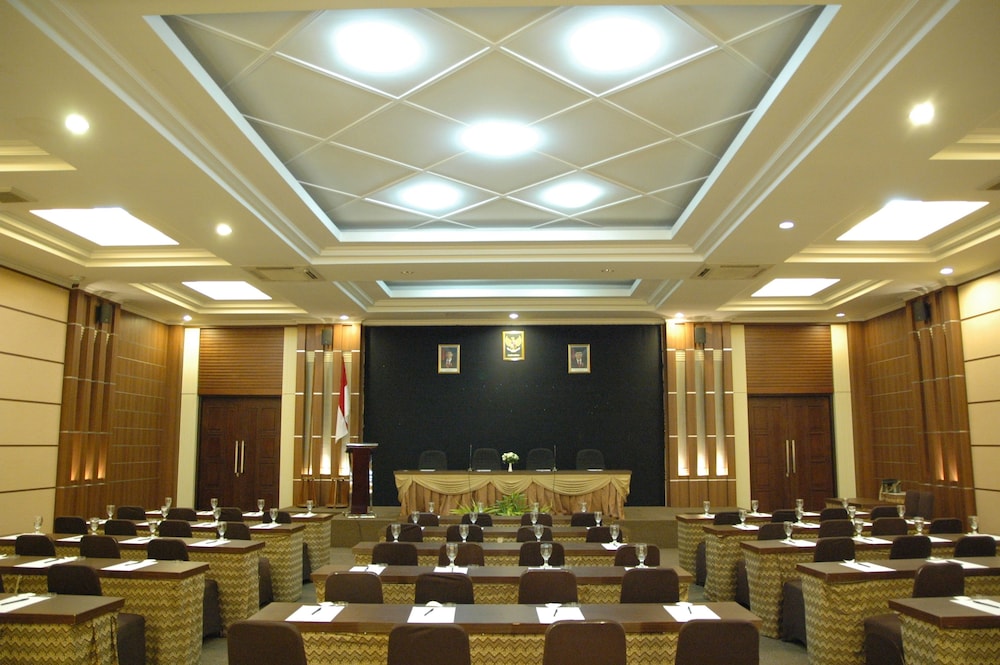riyadi palace hotel