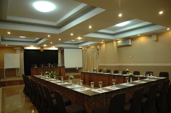 riyadi palace hotel