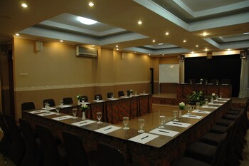 Riyadi Palace Hotel,Laweyan>>Central Java,4 star